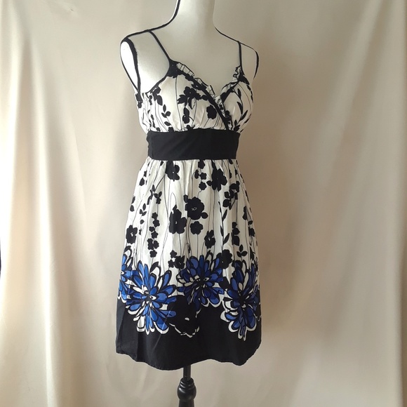 Snap White Floral Surplice Neck Ruffle Trim Mini Sun Dress Size 9 Junior - Picture 3 of 9
